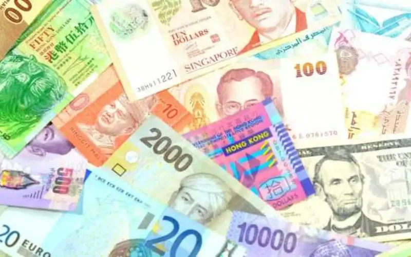 تحركات محدودة.. أسعار العملات الأجنبية مقابل الجنيه المصري في تداولات الاثنين الرسمية